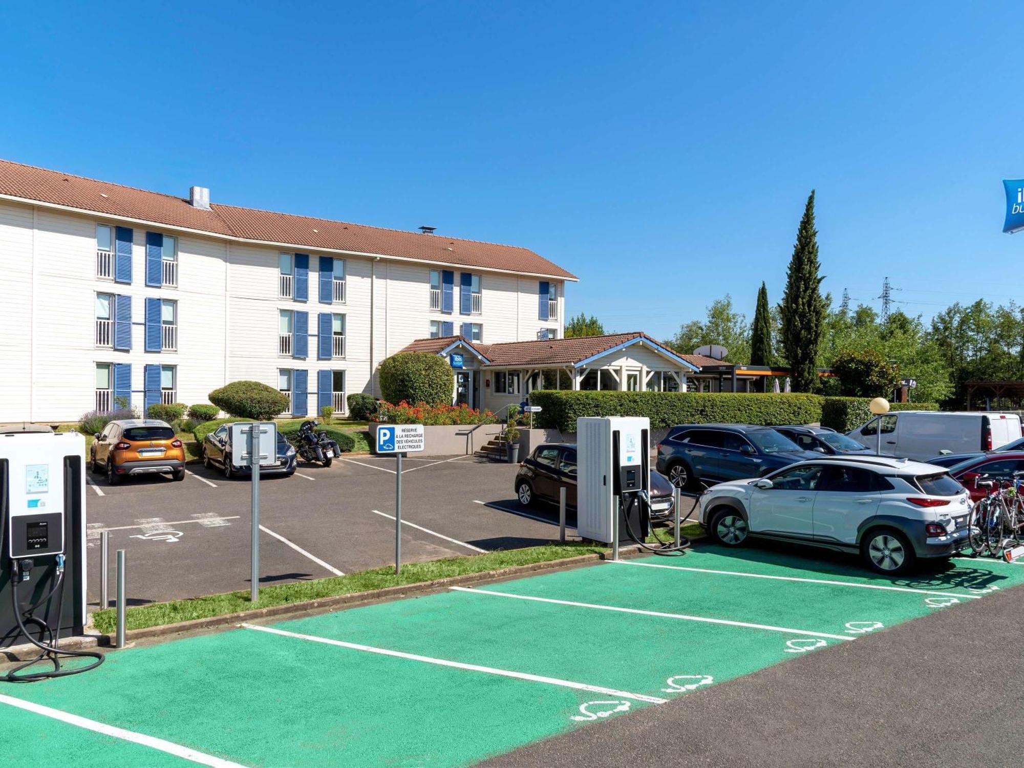 Hotel ibis Budget Mâcon Sud Exterior foto